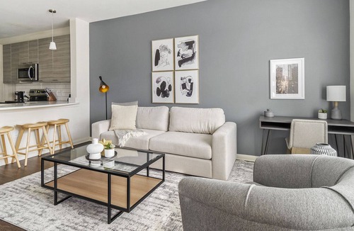 Crabtree Apartment | Modern Apartment in Prime Location (ID1267X878)