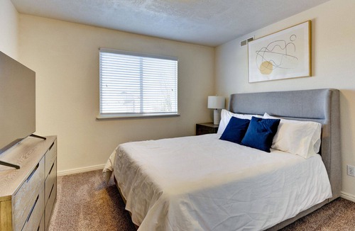 South Ogden Apartment | Modern Apartment in Prime Location (ID7595X39)