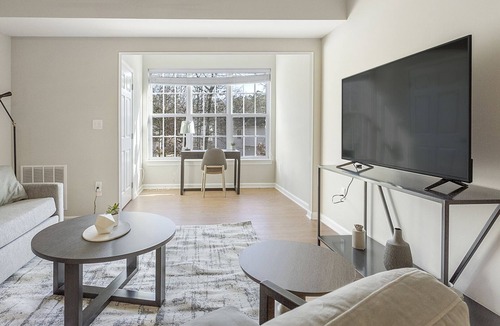 Midlothian Apartment | Modern Apartment in Prime Location (ID1264X851)