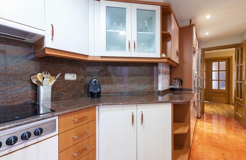 Extramurs Apartment | Modern apartment in Valencia with air conditioning and free Wi-Fi