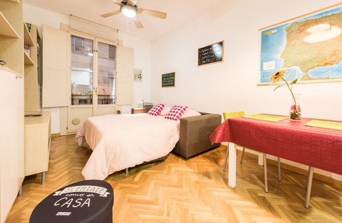Embajadores Apartment | Modern apartment located in a historic building. WIFI