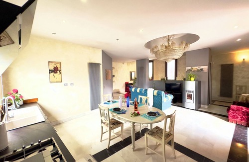 Montevarchi Apartment | Modern apartment near Chianti, Siena and Florence