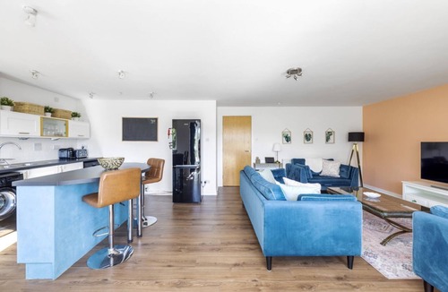 Slateford Apartment | Modern apartment near Saughton Rose Gardens
