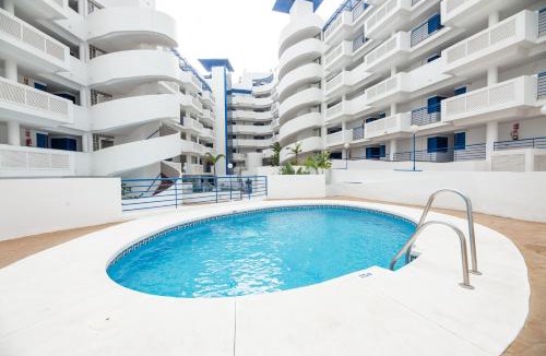 Torrequebrada Apartment | MODERN APARTMENT NEXT TO THE BEACH, Pets friendly