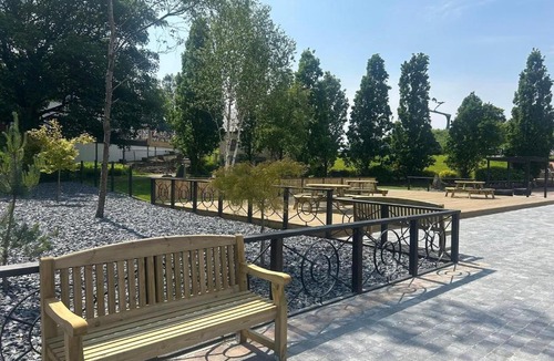 Lanark Apartment | Modern Apartment - Sleeps 4 - Centrally located