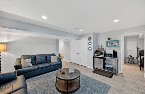 Commerce City Apartment | Modern Apartment w/AC Near Parks Dining & DIA