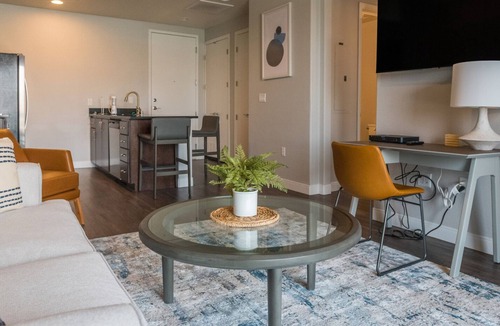 Rhodes Ranch Apartment | Modern Apartment in Prime Location (ID1661)