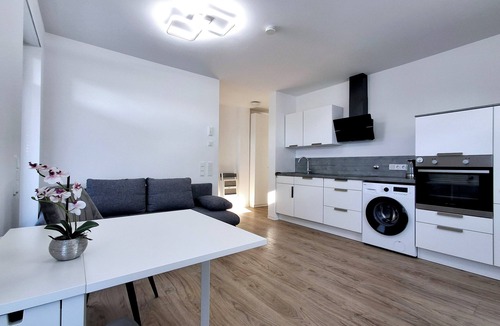Ibbenbueren Apartment | Modern apartment with terrace & garden, parking & 24h self-check-in