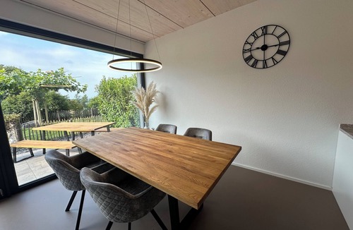 Dafern Apartment | Modern apartment with a view