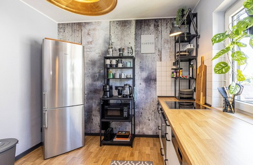 Odenthal Apartment | Modern apartment with balcony & 2 parking spaces