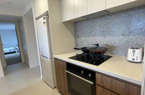 Dickson Apartment | Modern Apartment with Free Parking - 3 minutes to Canberra CBD