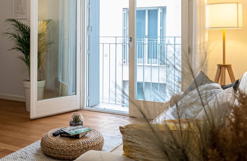 Old Town Apartment | Modern apartment with private park - Maison Blanche