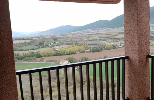Jaca Apartment | Modern Apartment with Pool, Gym, and Terrace near Jaca Center