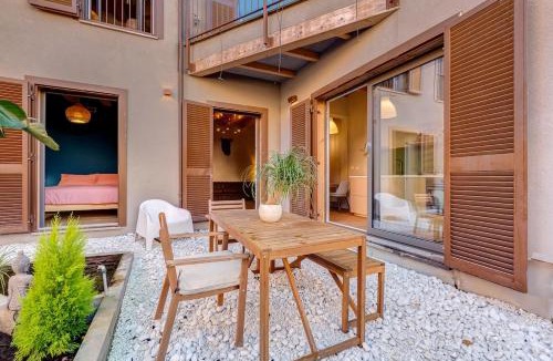 Prenestino-Labicano Apartment | Modern Apartment with Private Garden Courtyard