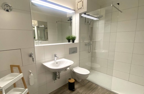 Gera Apartment | Modern apartment with workplace for singles & couples - close to the center of Gera