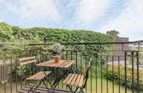 Windsor Apartment | Modern apartment within short walk of The Castle, High Street and Long Walk - FREE PARKING - By Tempstay