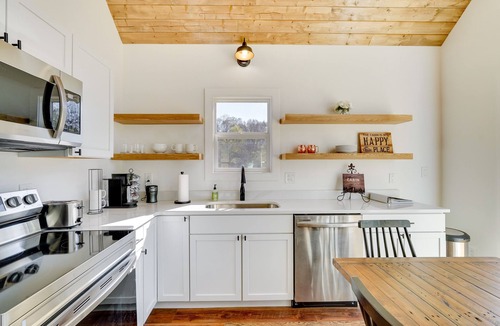 Dryden House | Modern Appalachian Vacation Rental w/River Access