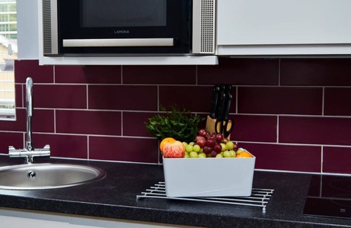 Castle Donington Apartment | Modern Apt; Close To EMA FREE Gym & Pool Access