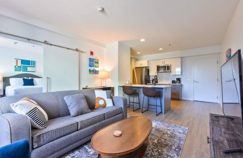 East Cambridge Apartment | Modern Apt | Walk to Restaurants