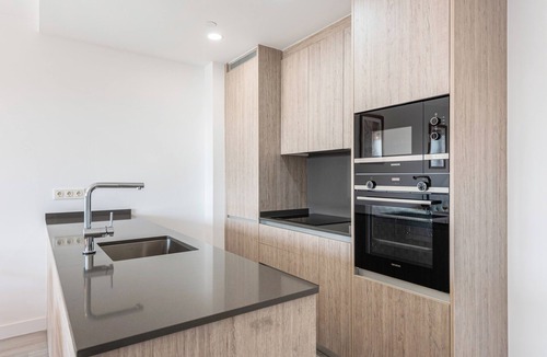 Palma-Palmilla Apartment | Modern Apt with Shared Terrace