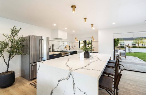 Arcadia Lite House | Modern Arcadia Oasis: Newly Renovated. Indoor-Outdoor Living. Walk to Dining!