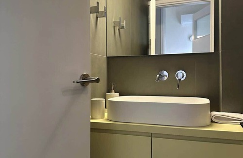 Petralona Apartment | Modern Athenian Hideaway - Balcony AC Walk to Acropolis & Metro
