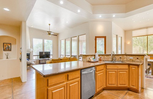Catalina Foothills Estates House | Modern & attractive desert home with WiFi, private pool, W/D & AC - 1 dog OK