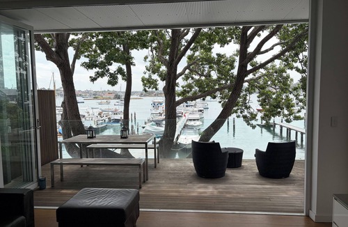 Balmain House | Modern balmain waterfront house with pool close to shops and restaurants