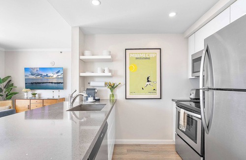 Coconut Grove Apartment | Modern Bay View Suite | Walkable Coconut Grove