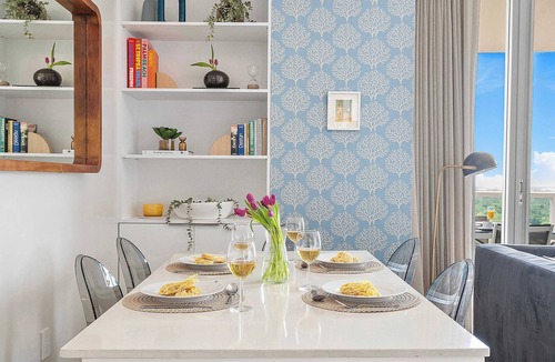 Coconut Grove Apartment | Modern Bay View Suite | Walkable Coconut Grove