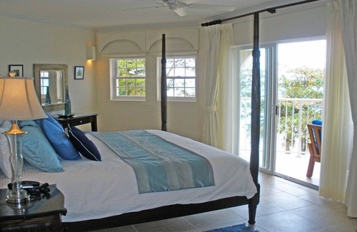 Dover Apartment | Modern Beachfront Condo with Pool - Sapphire 201