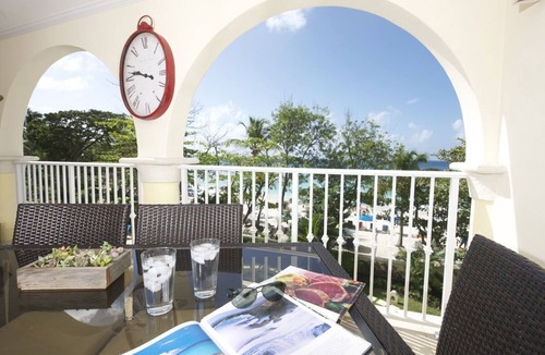 Dover Apartment | Modern Beachfront Condo with Pool - Sapphire 203