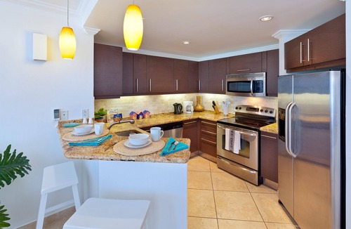 Dover Apartment | Modern Beachfront Condo with Pool - Sapphire 307