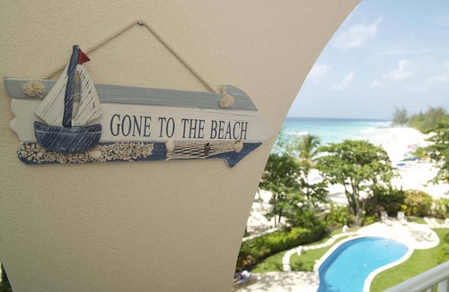 Dover Apartment | Modern Beachfront Condo with Pool - Sapphire 307