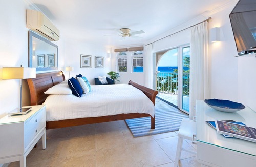 Dover Apartment | Modern Beachfront Condo with Pool - Sapphire 307