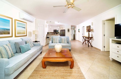 Dover Apartment | Modern Beachfront Condo with Pool - Sapphire 311