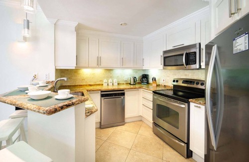 Dover Apartment | Modern Beachfront Condo with Pool - Sapphire 311