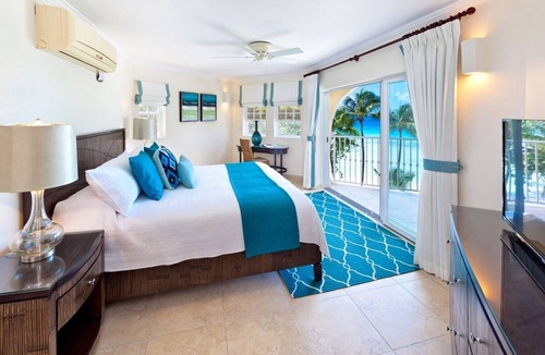 Dover Apartment | Modern Beachfront Condo with Pool - Sapphire 317