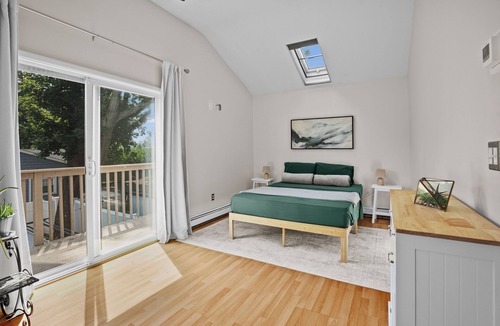 West Haven House | Modern Beach Home - Waterview, close to restaurants, universities and hospitals