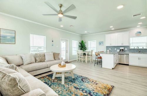 Surfside Beach House | Modern Beach House with Ocean Views near Jetties