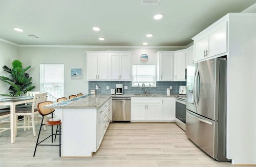 Surfside Beach House | Modern Beach House with Ocean Views near Jetties