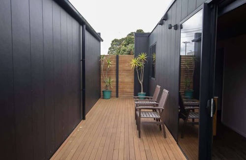 Fitzroy House | Modern Beach Tiny Homes Near Fitzroy