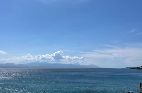 Loutraki-Agioi Theodoroi Apartment | Modern Beachfront apartment Mamizona