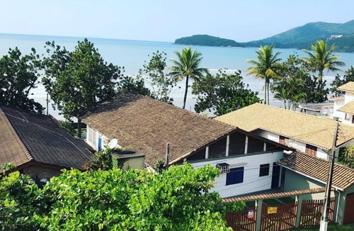 Maranduba House | Modern beachfront apartment with private barbecue and pool - Ubatuba