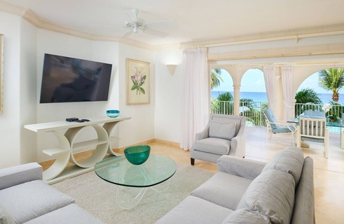 Little Battaleys Apartment | Modern Beachfront Condo - St Peter's Bay 301