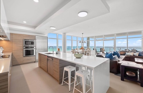 Destin Condo | Modern Beachfront Condo w/Luxe Amenities🌊🌴☀