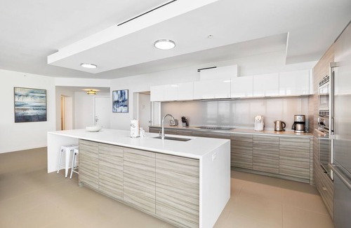 Destin Condo | Modern Beachfront Condo w/Luxe Amenities🌊🌴☀