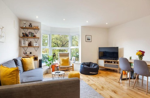 Stockwell Apartment | Modern & Beautiful 2 Bed Apartment in Stockwell