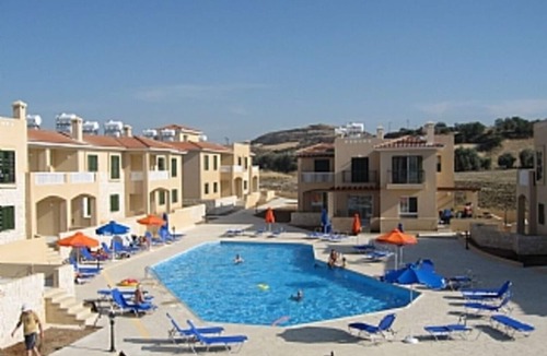 Polis House | Modern Beautiful Town House/Beautiful views. Centre 10 mins walk. UK TV/WiFi