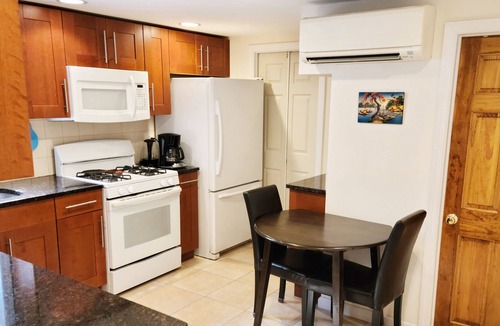 Long Beach Apartment | Modern, Beautiful & Warm Apartment Unit with Beach Passes!!!